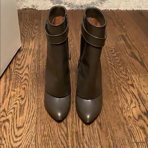 Now avail Givenchy Khaki shark lock leather boots